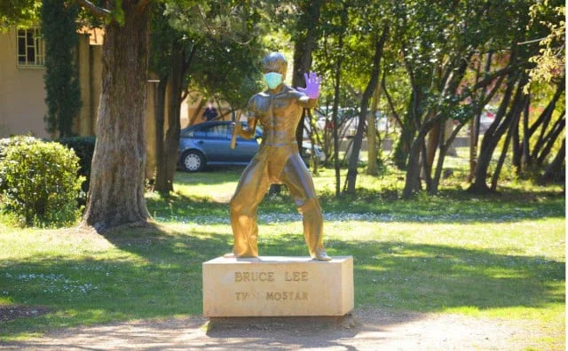 bruce lee maska rukavice