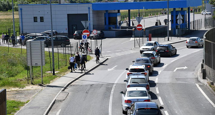 Kolone vozila na graničnom prijelazu s BiH u Slavonskom Brodu
