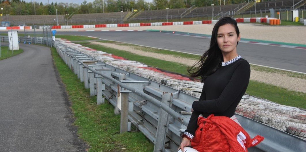 Posvetila se PR-u u motosportu