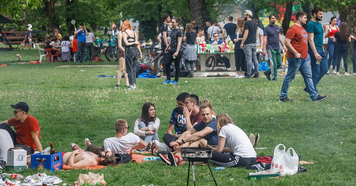 Zagreb: Praznik rada građani iskoristili za odmor i nezaobilazni roštilj uz jezero Jarun