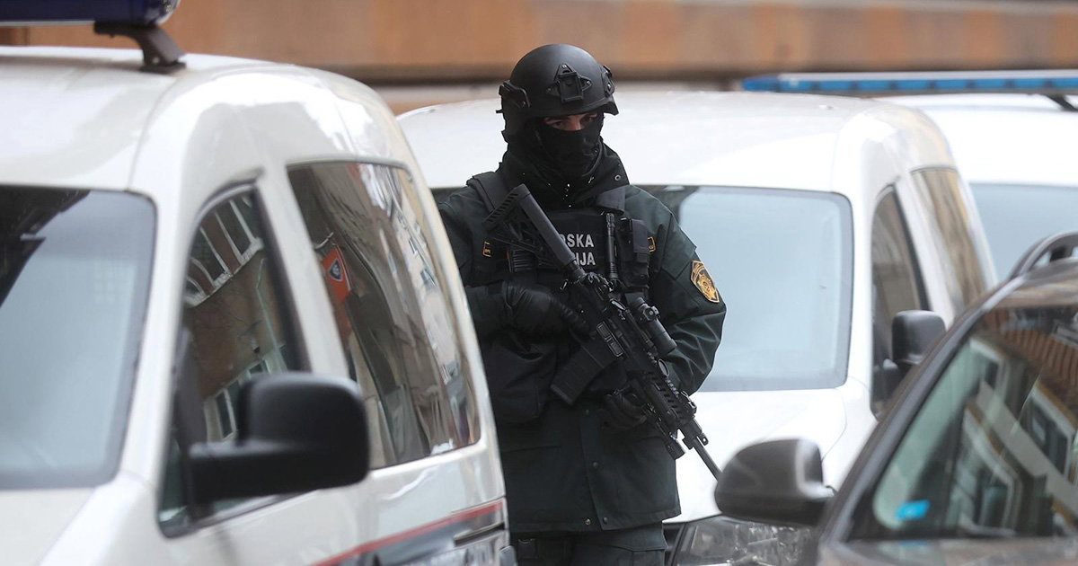 policija