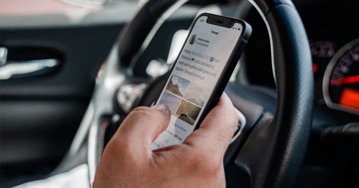 korištenje mobitela u vožnji