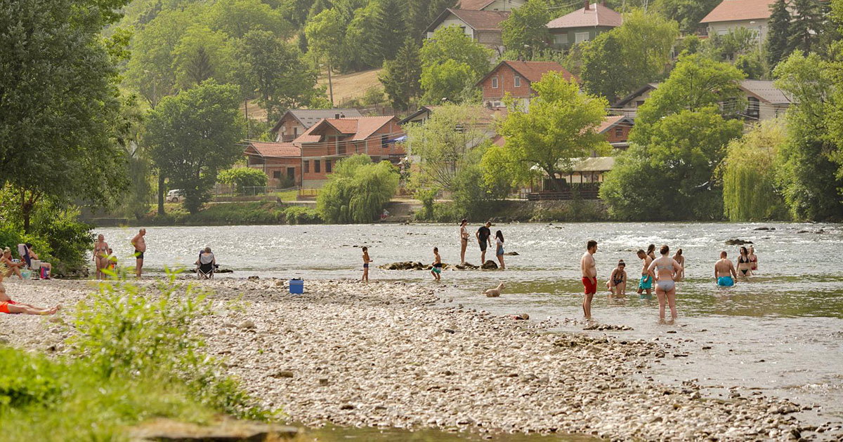 toplo ljeto vrijeme vrbas kupanje