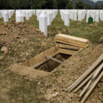 potočari mezar genocid srebrenica