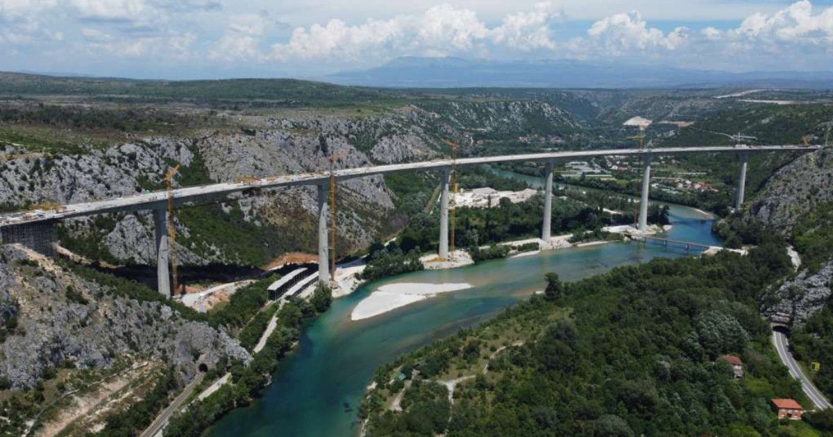 most počitelj