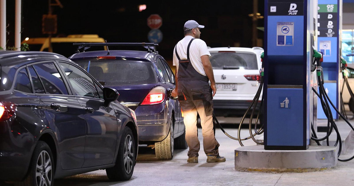 Gužve na benzinskim postajama uoči sutrašnjeg porasta cijena goriva