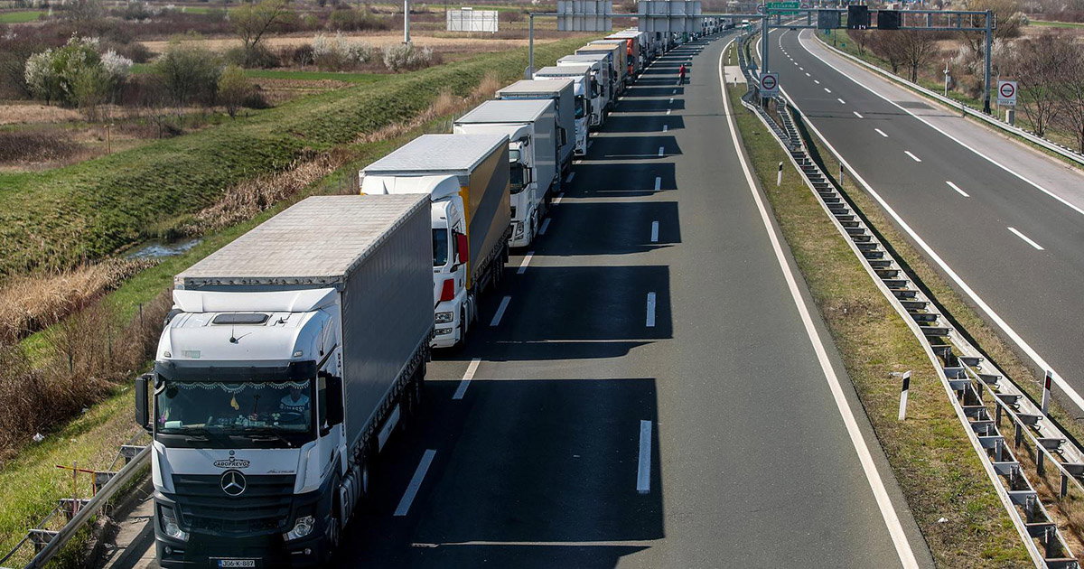 Kolona teretnih vozila na slovensko-hrvatskoj granici
