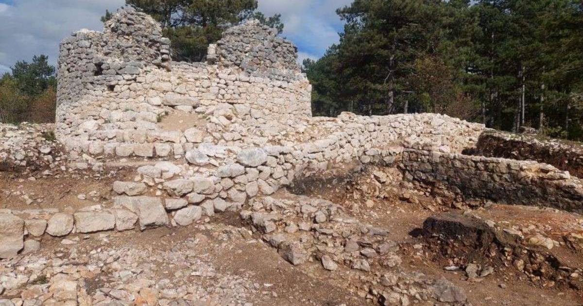 bistricki grad arheoloska istrazivanja