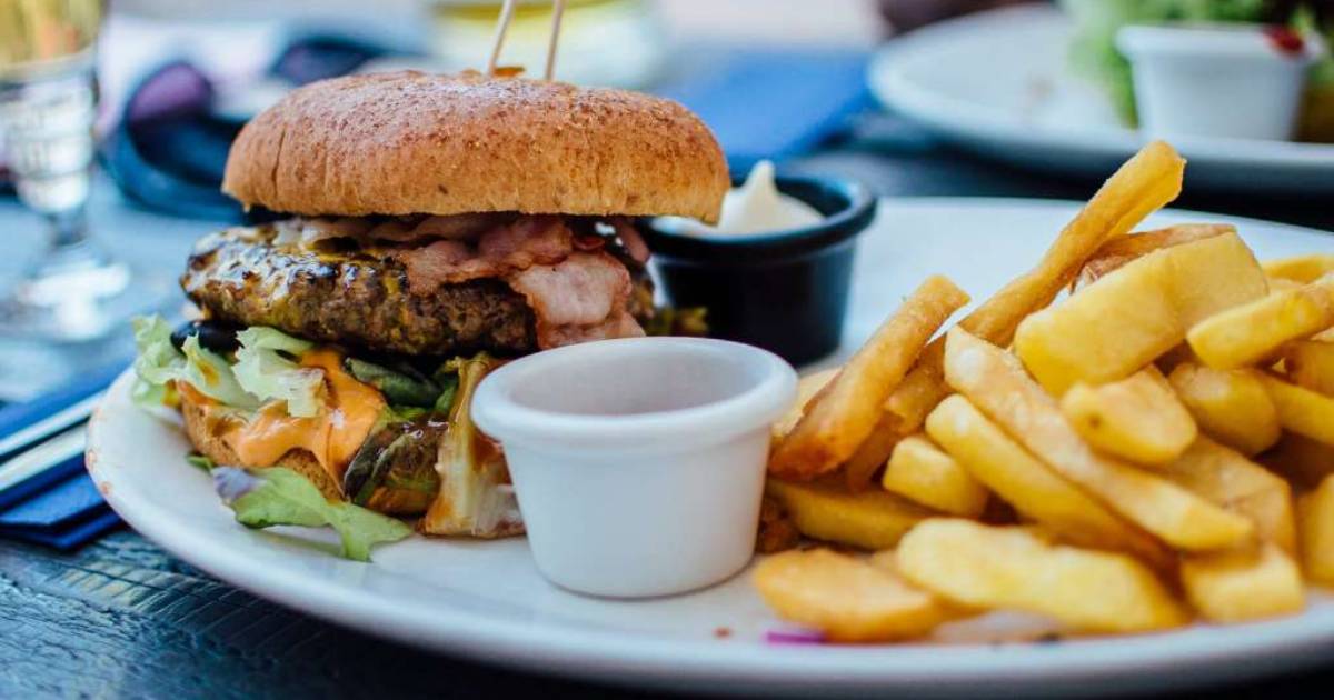 hamburger pomfrit brza hrana