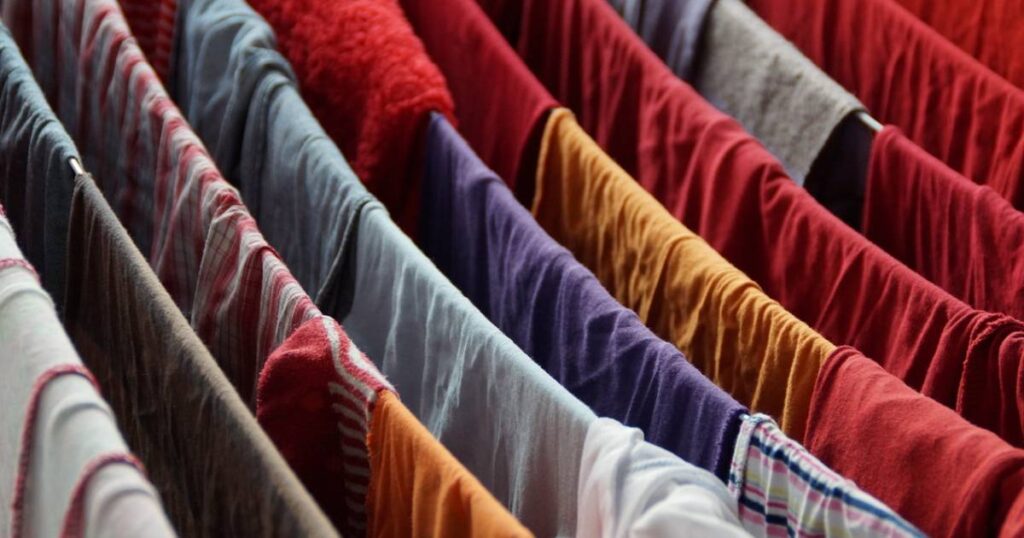 Zašto svježe opran veš ima neprijatan miris? Nije ni do mašine, ni do deterdženta