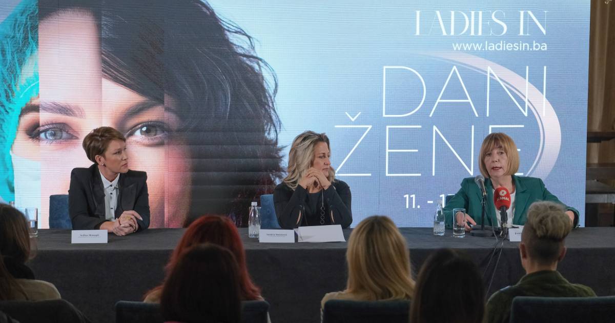 ladies in press