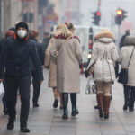 Građani na ulicama Sarajeva nose maske zbog velikog zagađenja zraka