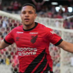 vitor roque