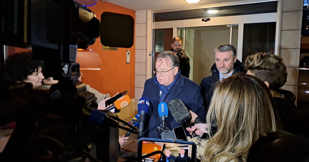 Lideri stranaka koje čine vlast u Federaciji BiH – HDZ BiH, SDP, Naroda i Pravde i Naše stranke održali su u utorak u Mostaru sastanak na kojem su iznijeli svoje viđenje izmjena izbornoga zakona