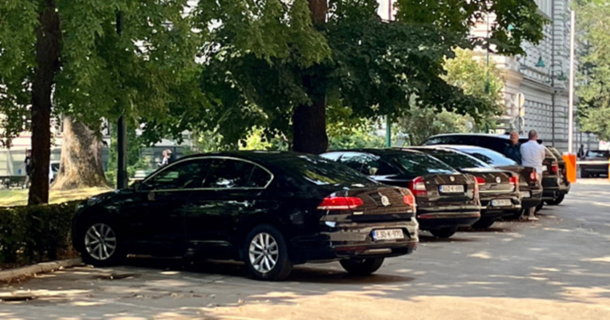službeni automobii