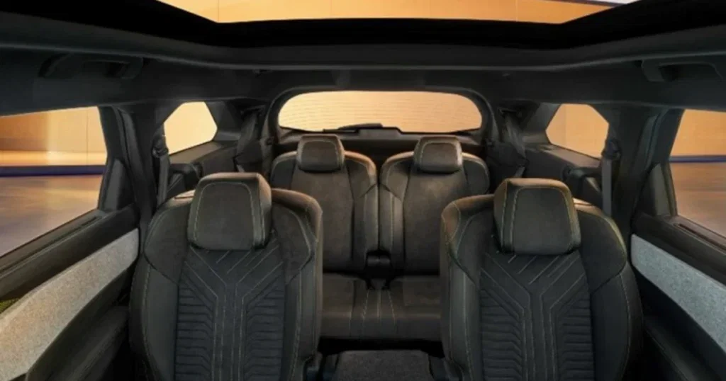peugeot e 5008 enterijer
