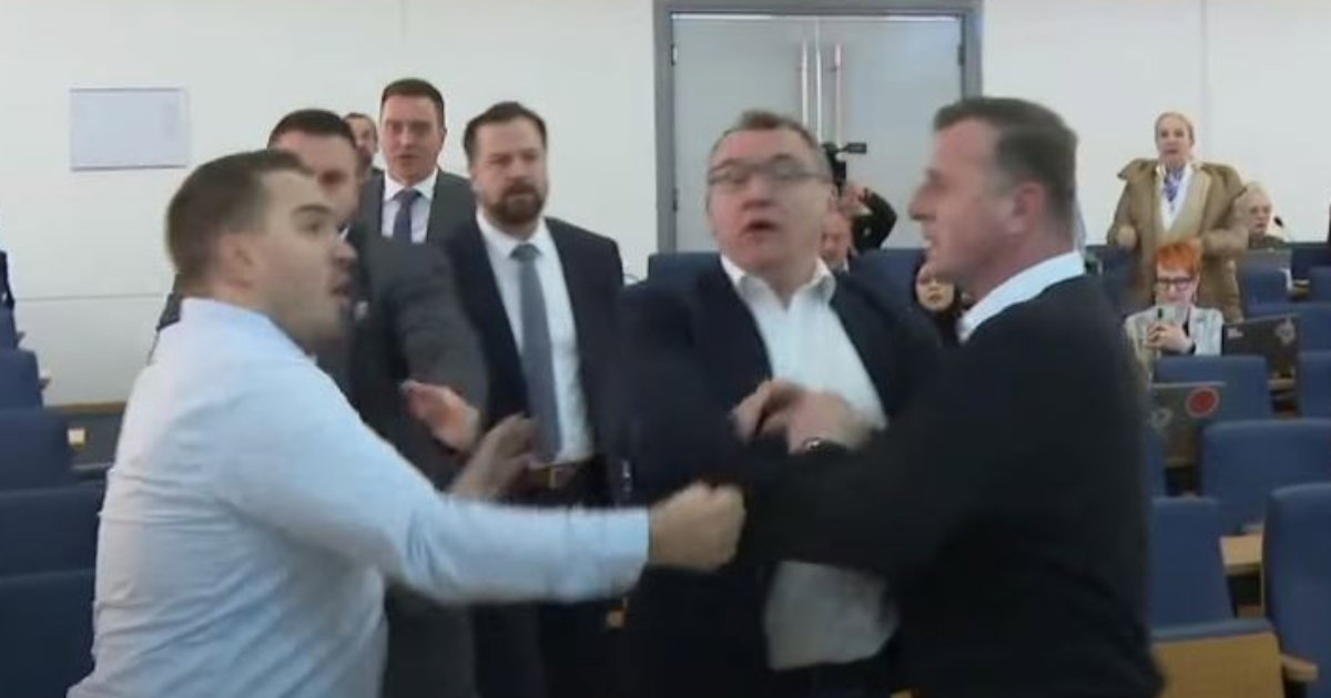 tuča u skupštini ks
