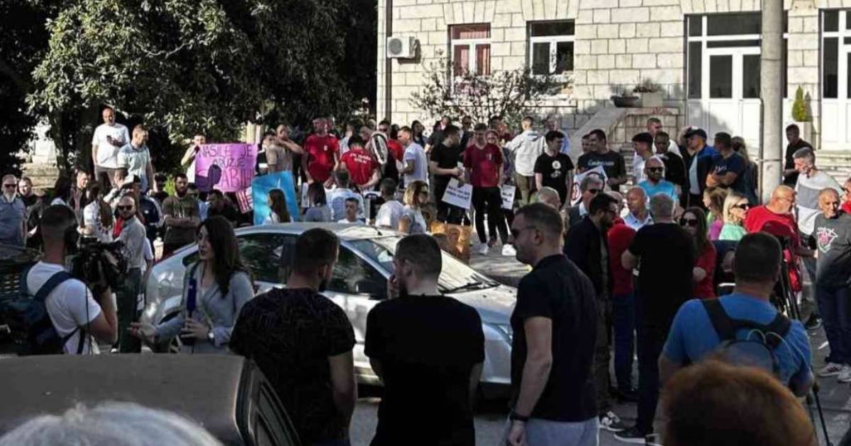 protest stolac napad mladici