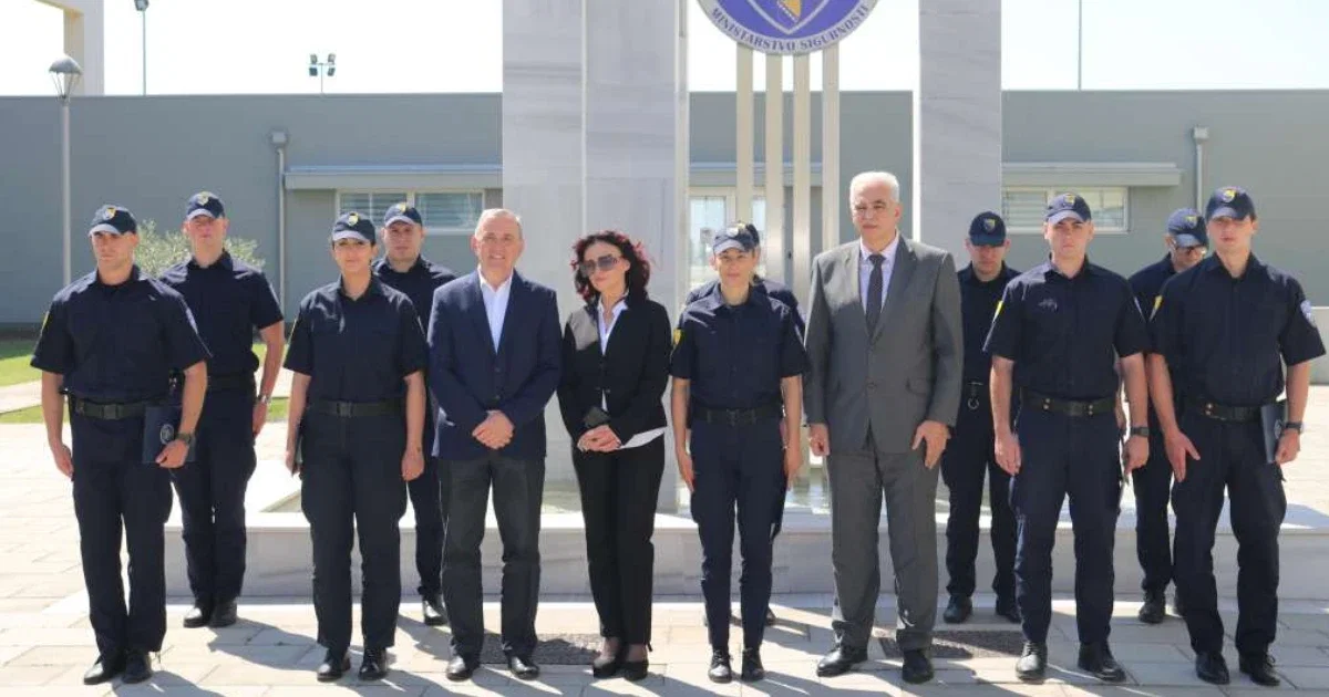sipa pomovisani policajci