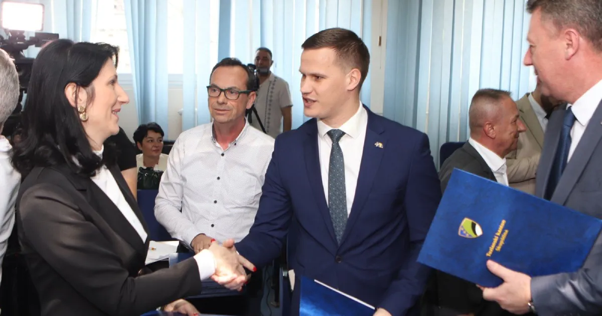 vlada tuzlanskog kantona