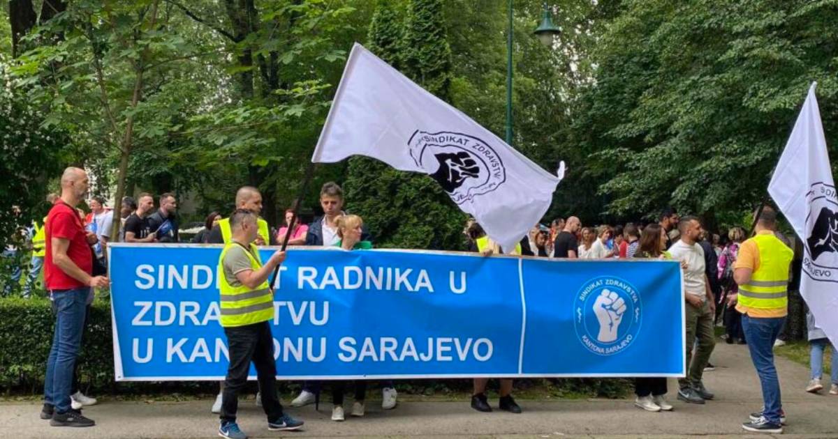 protest sindikat zdravstvenih radnika ks
