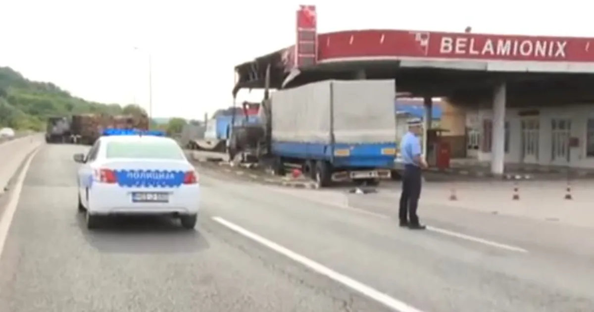 sudar kamona, požar na benzinskoj pumpi