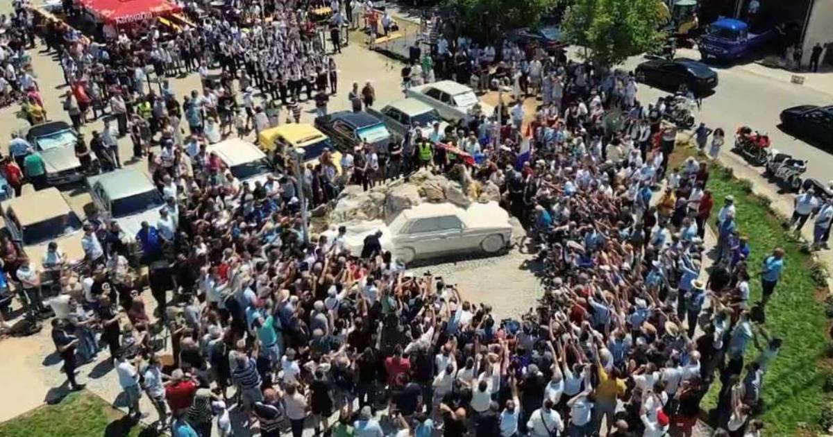 spomenik mercedes imotski