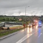 autobus sletio s ceste