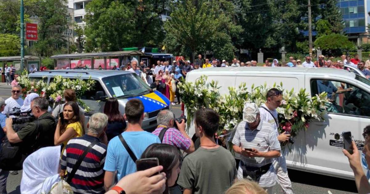tuzna kolona srebrenica tabuti