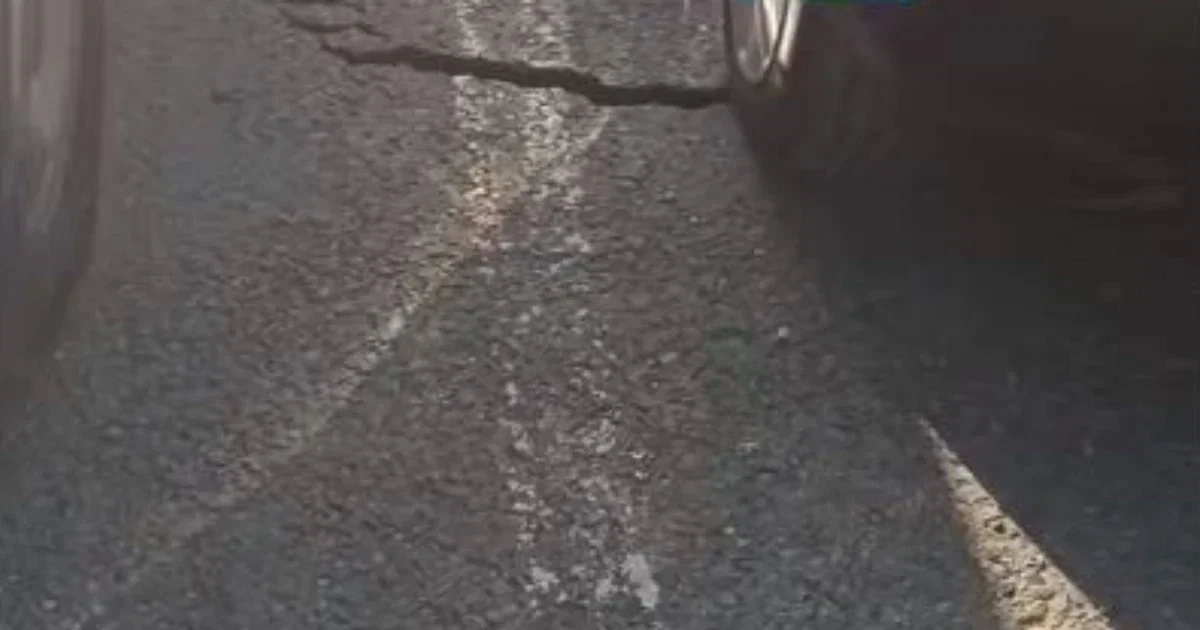 pukotina na parkingu kod vlade rs