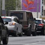 saobracaj guzva automobili policija ks