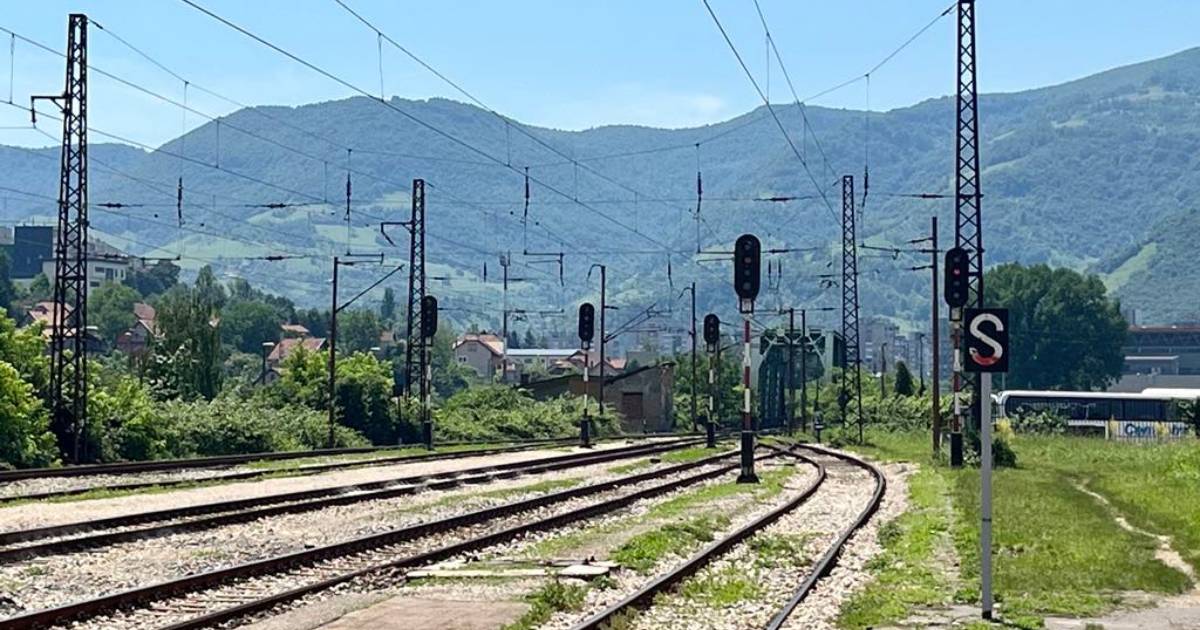 zeljeznica pruga tracnice voz