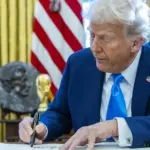 Donald Trump u Ovalnom uredu