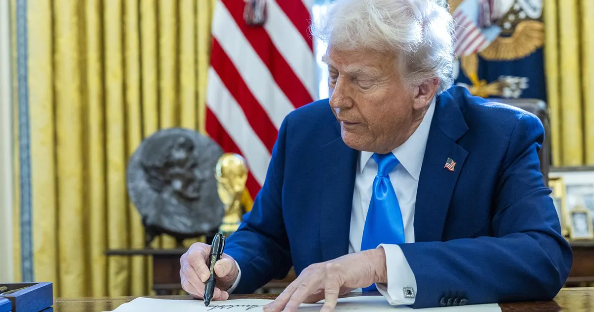 Donald Trump u Ovalnom uredu