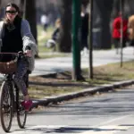 žena na biciklu u sarajevu