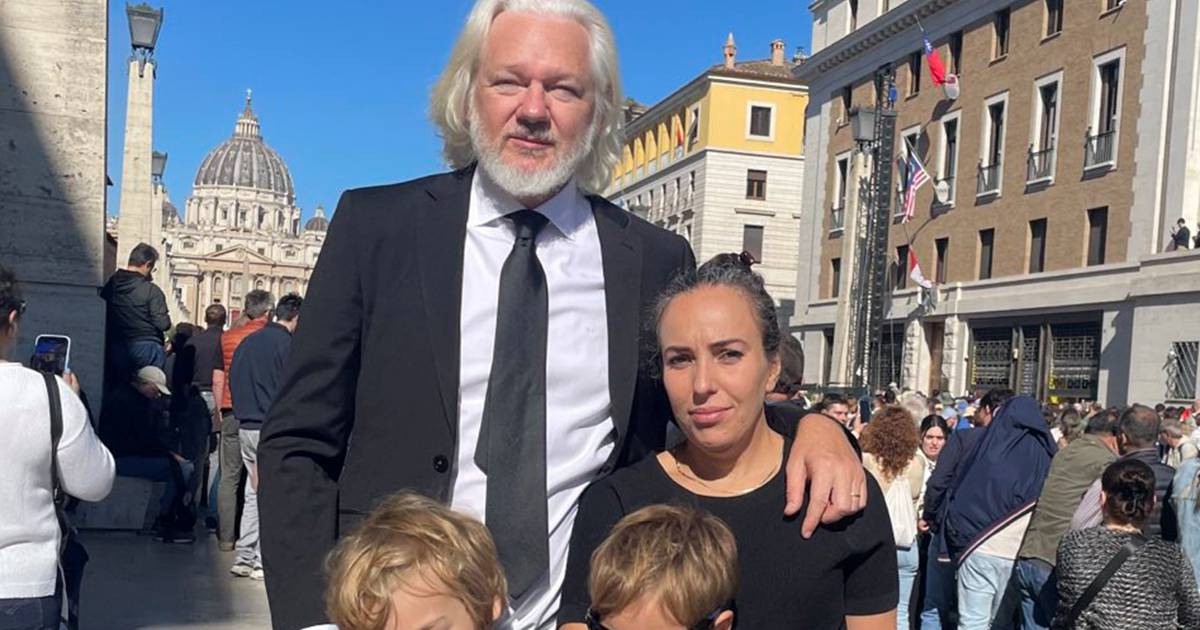 julian assange