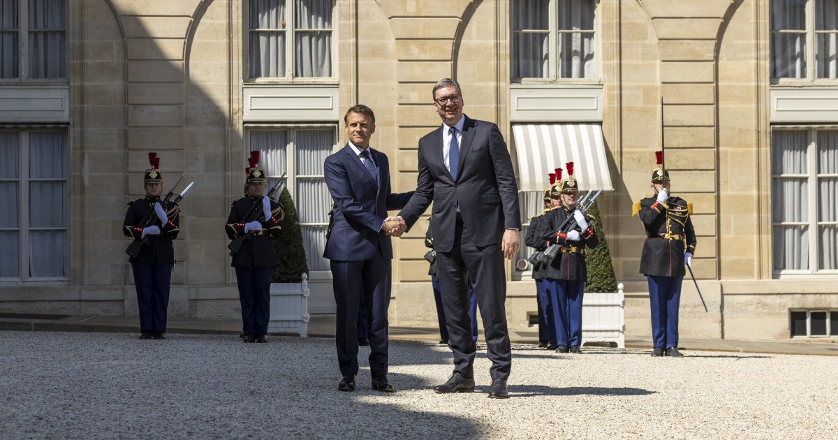 emanuel macron i aleksandar vučić