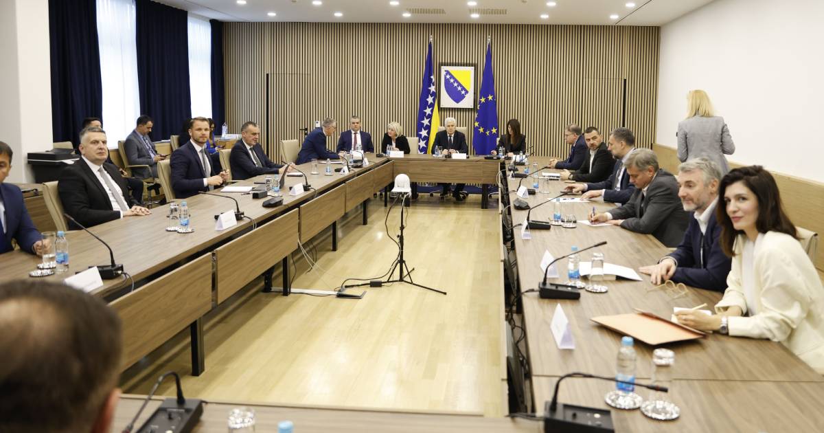 sastanak trojke hdz