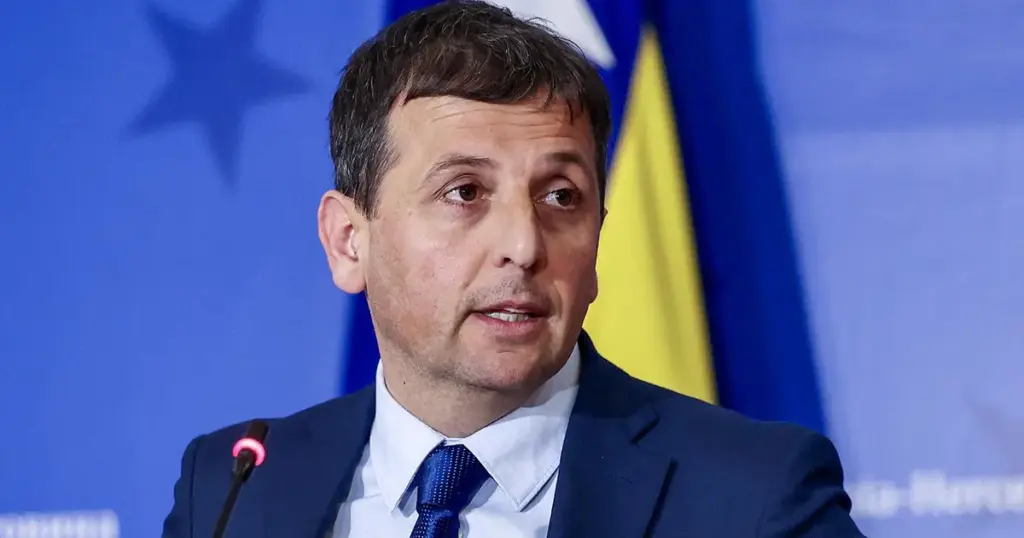 Vukanović: Stevandić se distancira od Dodika. Sve ključa, pitanje je kada će eksplodirati