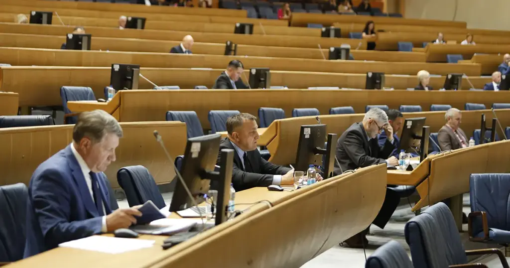 SNSD i opozicija iz RS-a protiv, HDZ šuti: Hoće li  budžet danas “proći” u Parlamentu BiH?