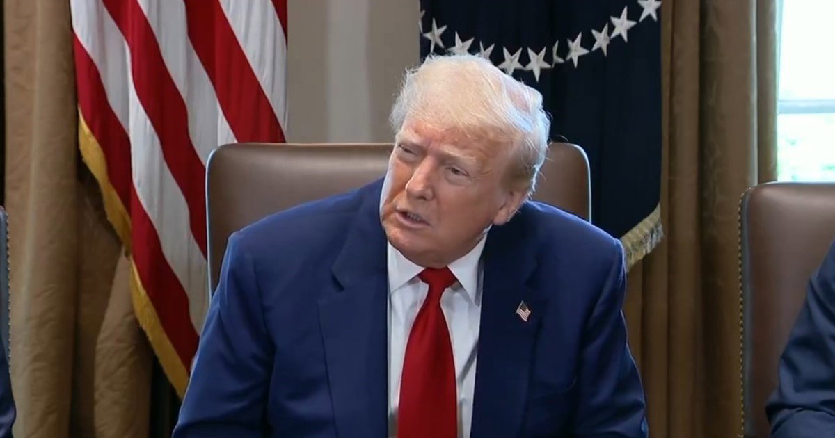 donald trump o carinama