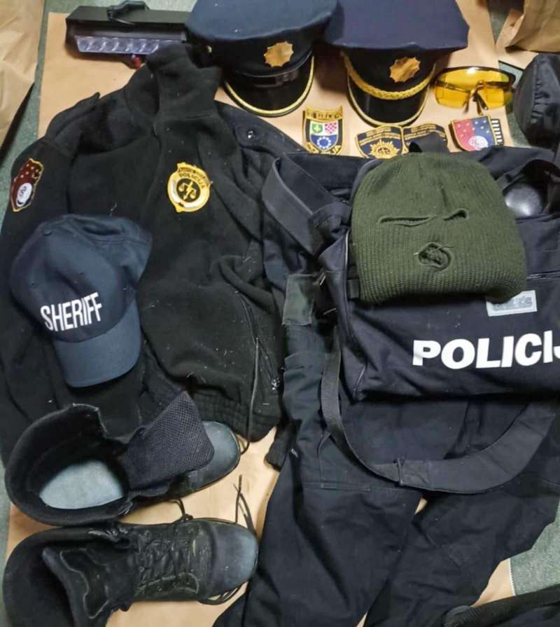 uniforme policijske