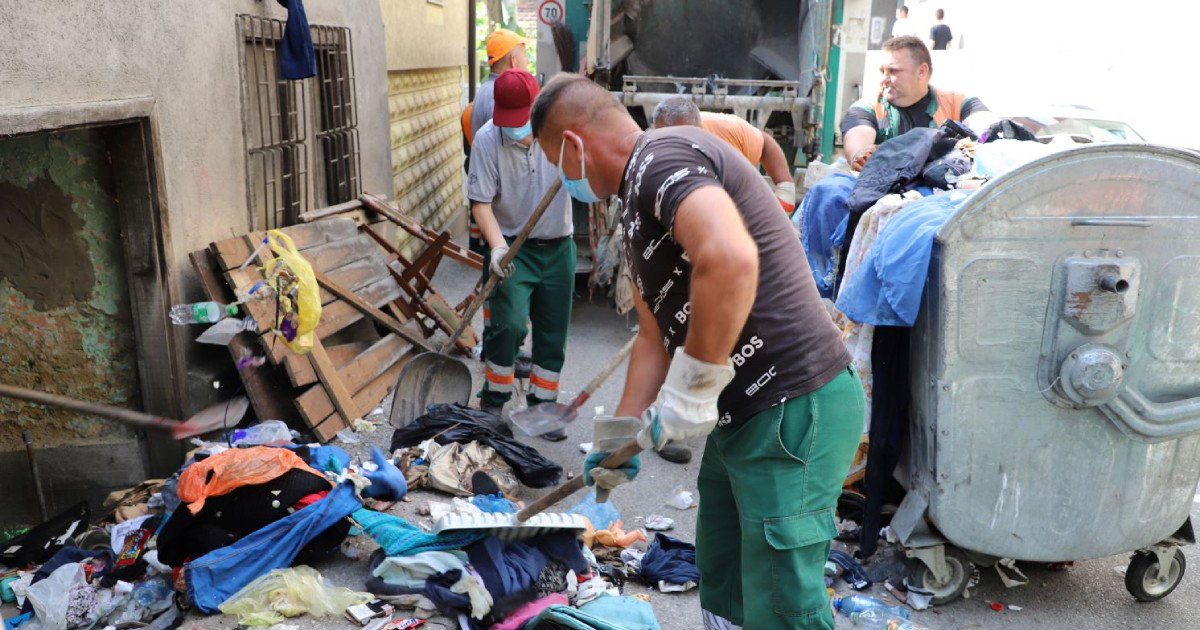 Odobašina 52 ruševni objekat postao deponija smeća