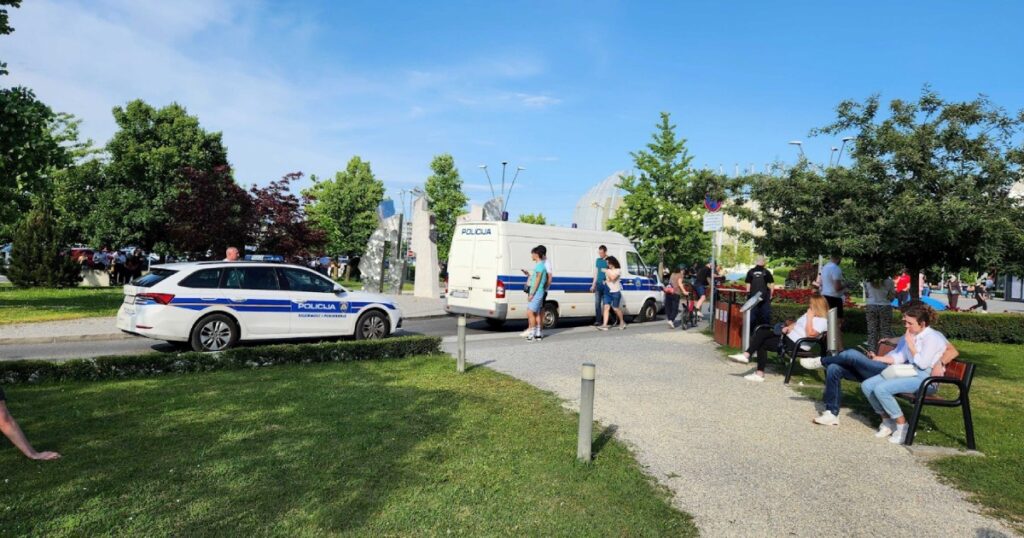 arena centar zagreb policija na licu mjesta