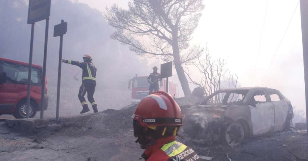 pozar kod omisa vatrogasci na terenu