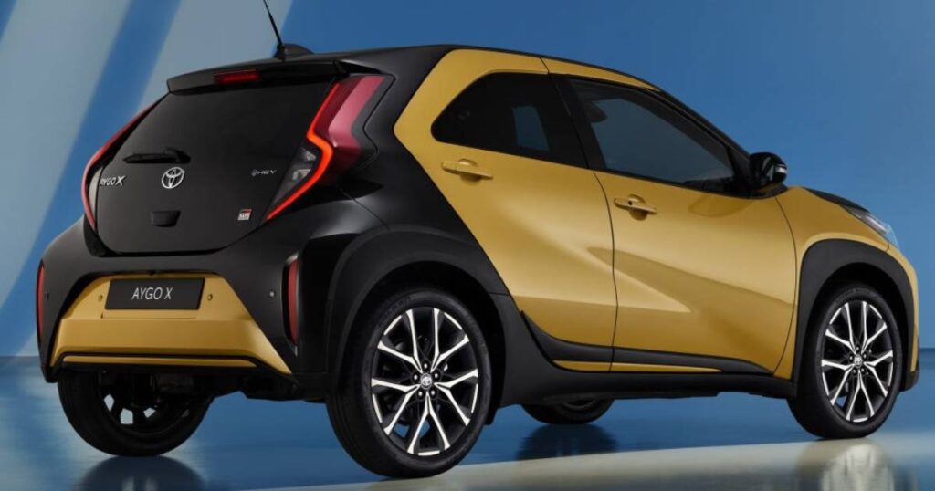 toyota Aygo X GR SPORT hibrid 1