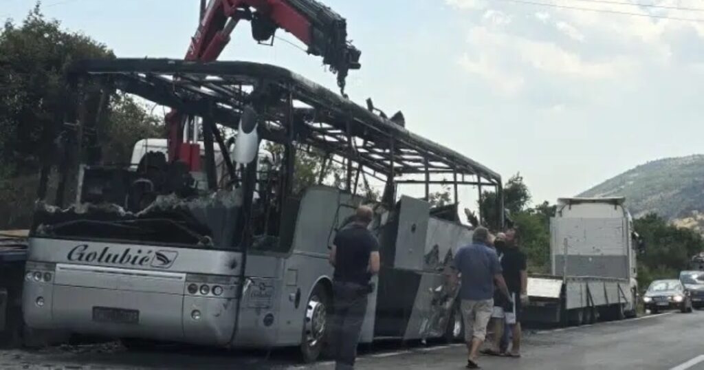 izgorio autobus iz bih u crnoj gori