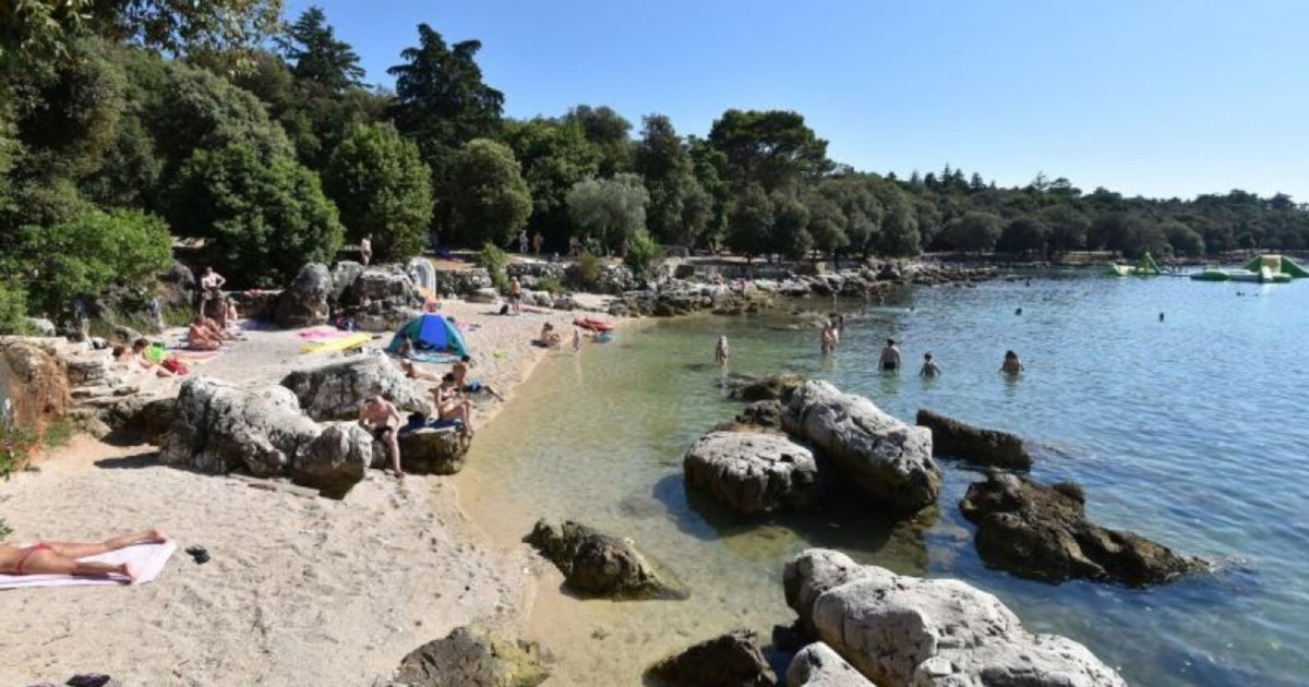 rovinj plaza pixsell