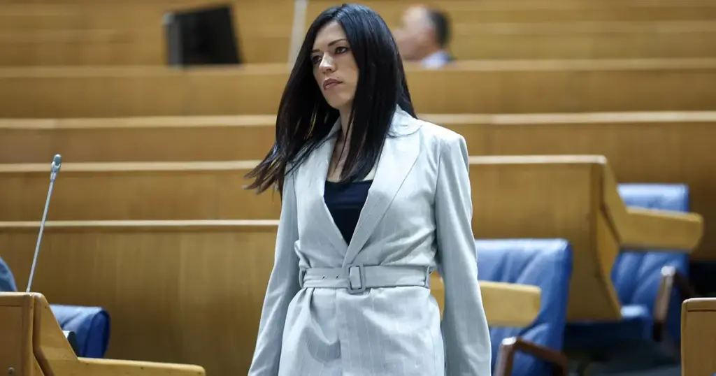 sanj vulić u parlamentu