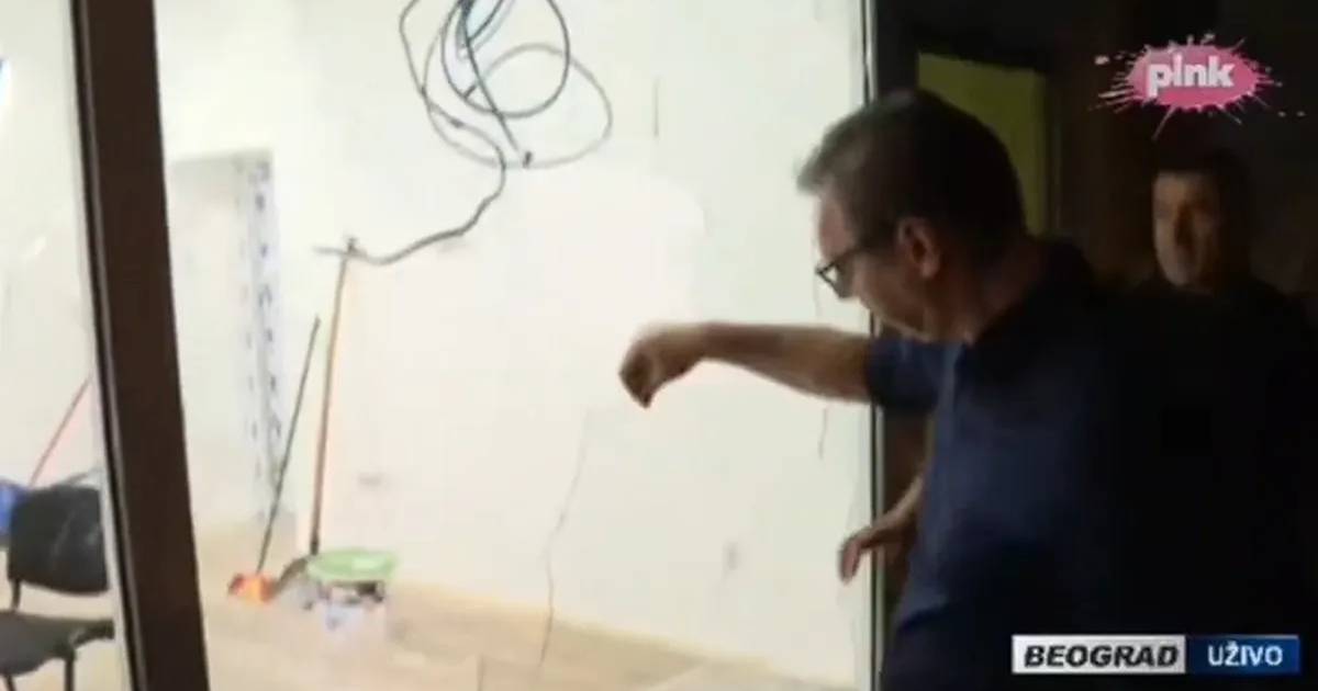 aleksandar vucic staklo